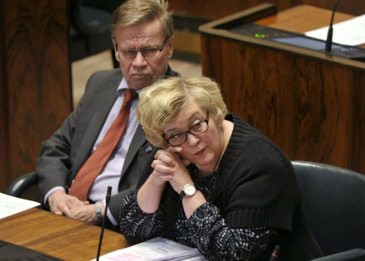 Kansanedustaja Anu Vehviläinen piti liikenneministeri Merja Kyllösen puhetta epäuskottavana.