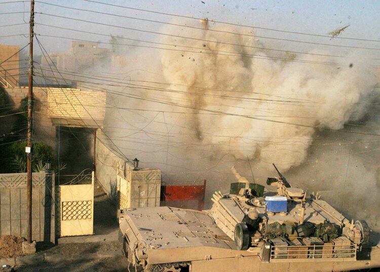 Sunnien keskuuteen levinnyt vastarinta huipentui kahteen taisteluun Irakin Fallujahista vuonna 2004.