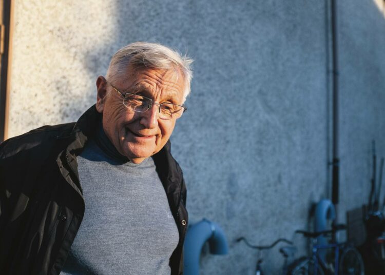 – Minä olin niin tyhmä, että luulin, että kun osoitan, mitä virheitä tehtiin 50-luvulla, niin niitä ei sitten enää toisteta, Jirí Menzel sanoo.