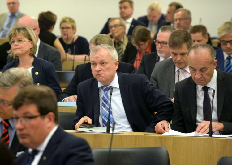 Julkisuus vaikuttaa paljon siihen, mistä kansanedustajat puhuvat eduskunnan kyselytunnilla.