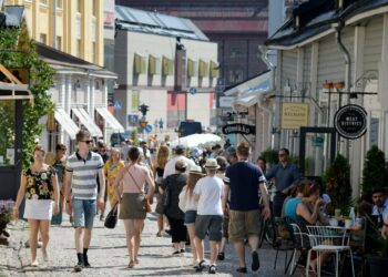 Jos kaikki maailman ihmiset kuluttaisivat kuin suomalaiset, tarvittaisiin 3,6 maapalloa, jotta kulutus olisi kestävällä tasolla.