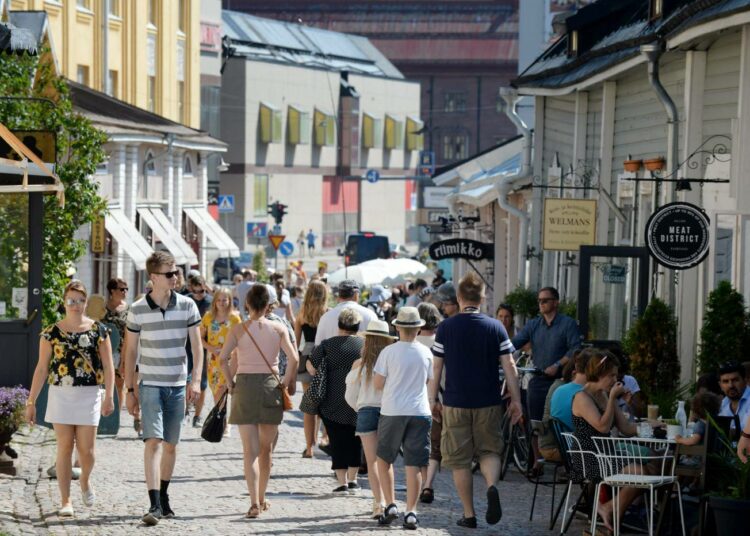 Jos kaikki maailman ihmiset kuluttaisivat kuin suomalaiset, tarvittaisiin 3,6 maapalloa, jotta kulutus olisi kestävällä tasolla.