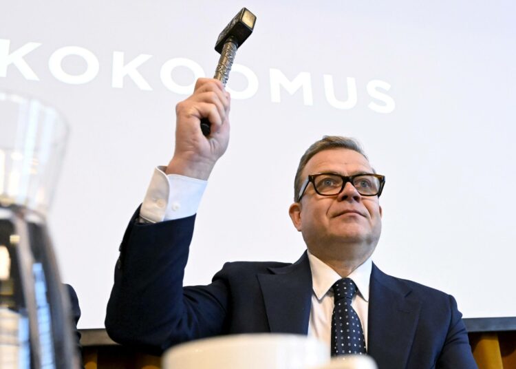Petteri Orpo kokoomuksen puoluehallituksen kokouksessa huhtikuussa.