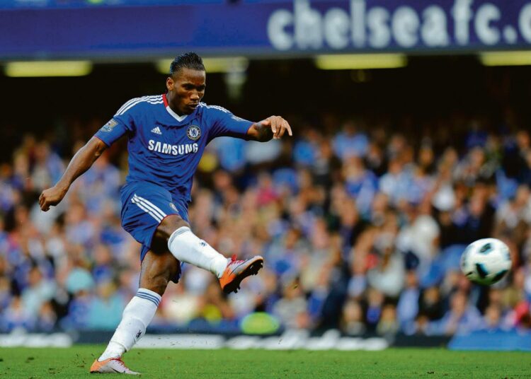Chelsea aloitti kautensa vahvasti kukistamalla WBA:n maalein 6-0. Didier Drogba teki ottelussa kolme maalia.