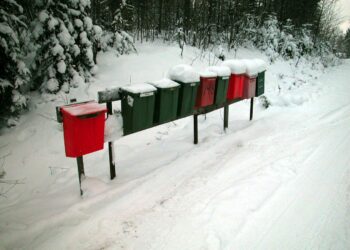 Posti saattaa viivästyä ministeri Suvi Lindénin takia.
