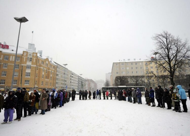 Paavo Arhinmäki ei tiennyt, että häntä odotettiin puhujaksi Heikki Hurstin järjestämään köyhien linnanjuhliin.