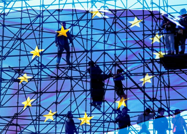 Kaikki EU:n yhteisiä asioita koskevat päätökset vaikuttavat myös nuorgamilaisen mummon pirttiin – ainakin välillisesti, muistuttaa Juha-Petteri Pasma.