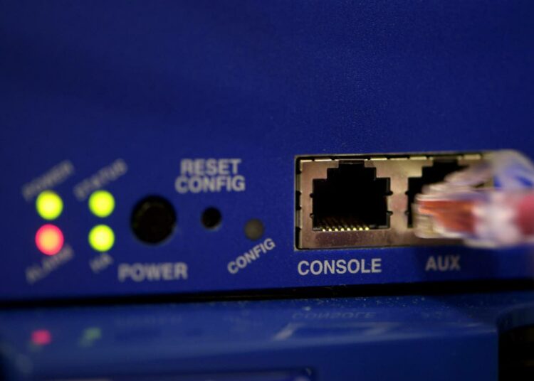 Lainsäädäntömuutosta perustellaan sillä, että vakoilu on siirtynyt verkkoon ja viranomaisilla on riittämättömät resurssit ja toimivaltuudet.