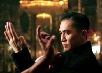 Toimintadraama jäljittää Bruce Leen oppi-isän Ip Manin (Tony Leung) vaiheita 1930-luvun lopulta lähtien.