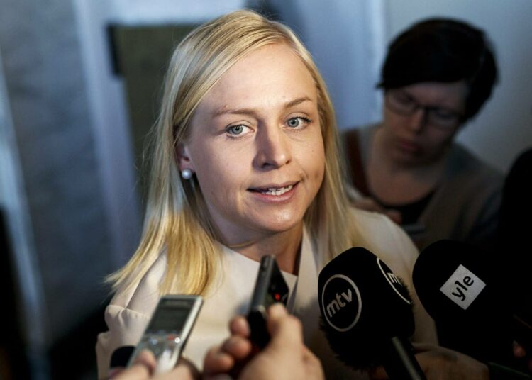 Valinnanvapausmallissa maksetaan asiakkaiden määrästä eikä potilaiden hoidosta, sanoi kansanedustaja Elina Lepomäki.