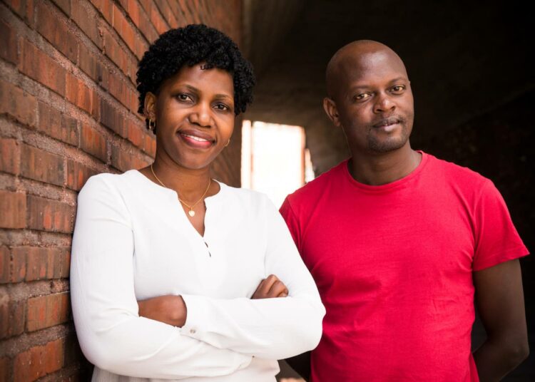 Yrityksiä pelottaa enemmän maineen menetys kotimaassaan kuin Afrikassa, sanovat ugandalaiset Salima Namusobya ja Gerald Kankya.