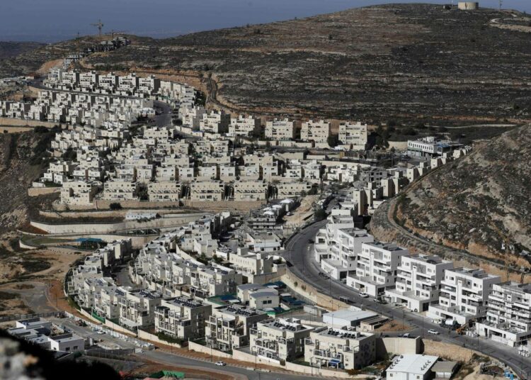 Givat Zeevin juutalaissiirtokunta lähellä Ramallahin kaupunkia miehitetyllä Länsirannalla.