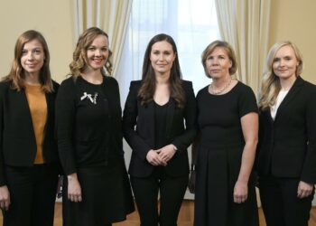 Valovoimaisten naisten hallitus nosti kannatustaan.