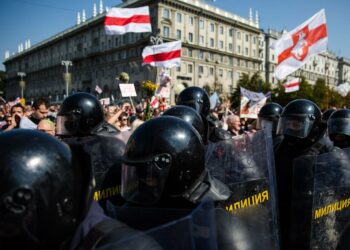 Kymmenet tuhannet opposition tukijat marssivat Minskissä taas sunnuntaina 30. elokuuta. Mielenosoitukset ovat kestäneet jo kolme viikkoa.