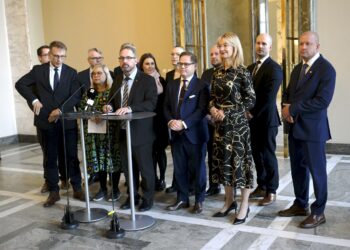 Eduskuntaryhmät kertoivat velkajarrusta saavutetusta kompromissista, jossa mukana ovat kaikki muut paitsi vasemmistoliito.