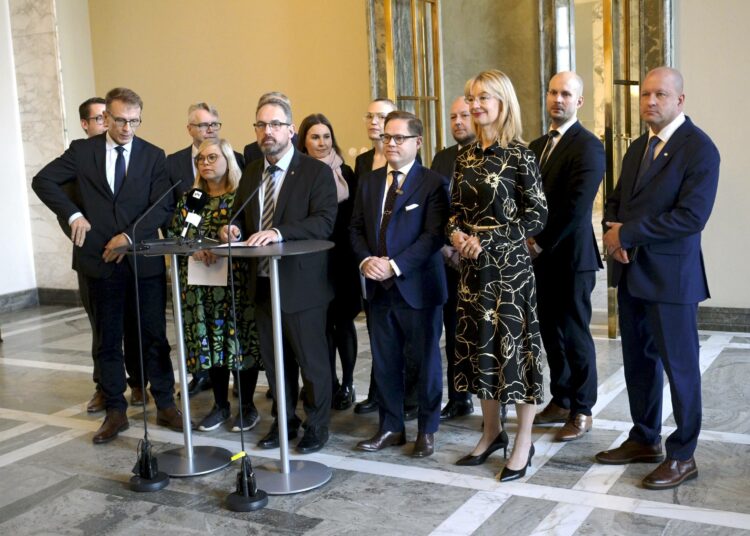 Eduskuntaryhmät kertoivat velkajarrusta saavutetusta kompromissista, jossa mukana ovat kaikki muut paitsi vasemmistoliito.