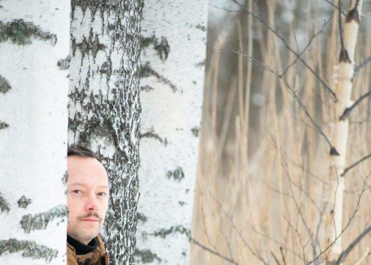 Paavo Teittinen työsti kirjaa kolme vuotta.