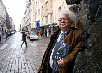 Intialaissyntyinen lordi, taloustieteilijä ja kirjailija Meghnad Desai pistäytyi syksyllä Suomessa markkinoimassa kirjaansa.