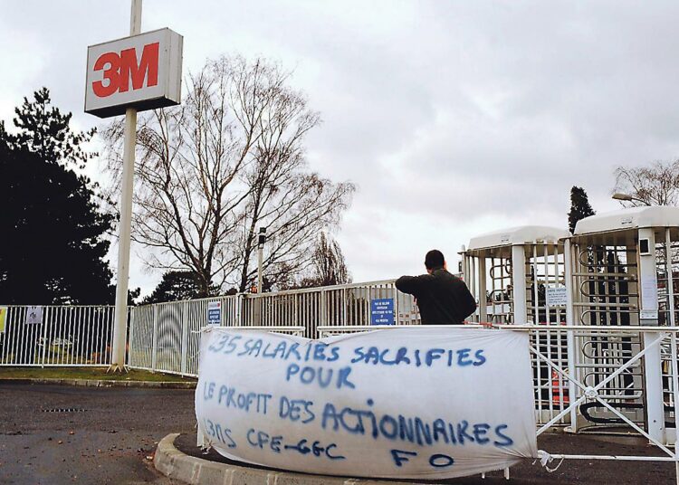 3M-yhtiön tehtaat Pithiviersissä tulivat tunnetuiksi, kun työntekijät pitivät maaliskuussa irtisanomisilmoitusten jälkeen yhtiön johtajaa panttivankinaan tämän omassa toimistossa.