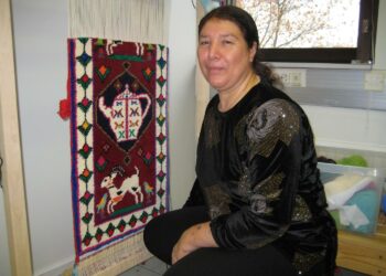 Dawlat Yari on kutojana erittäin ahkera ja taitava työntekijä, joka on opettanut osaamistaan myös muille kurdinaisille.