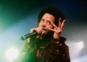 Boots Riley ei ensin innostunut Occupy-liikkeestä, koska se vaikutti hippitouhulta. Sitten juuri liikkeen kaoottisuus alkoi viehättää.