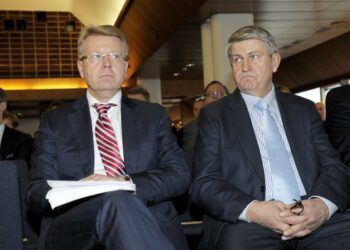 Vuorineuvos Ilpo Kokkila (oik.) ja toimitusjohtaja Jyri Häkämies haluavat palauttaa työmarkkinoille luottamuksen ilmapiirin.