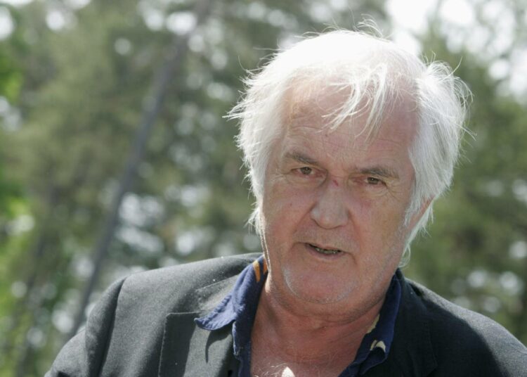 Ruotsalainen kirjailija Henning Mankell kuoli maanantaina 5. lokakuuta. Hänet kuvattiin Reilu kulttuuri -seminaarissa, jossa hän puhui aiheesta Kulttuurin rooli kehitysyhteistyössä Helsingissä 29. toukokuuta 2007.