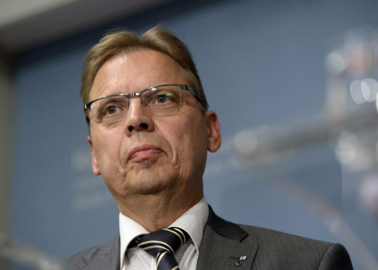 Pakkolait kompensoidaan ensi syksyn neuvotteluissa, varoitti SAK:n puheenjohtaja Lauri Lyly.