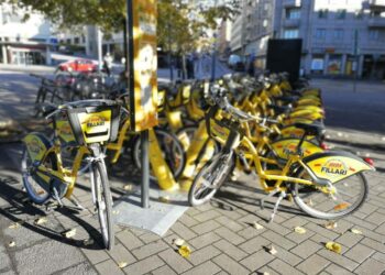 Helsingin keltaiset kaupunkipyörät ovat saavuttaneet kaupunkilaisten suosion.
