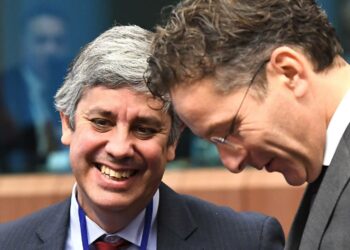 Mário Centeno (vas.) seuraa Jeroen Dijsselbloemia euroryhmän puheenjohtajana.