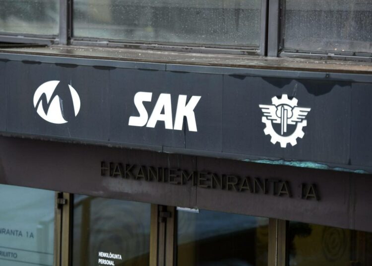 SAK:n aktiivimallin vastainen mielenilmaus on perjantaina. Vasemmistoliiton eduskuntaryhmä jättää mallista kirjallisen kysymyksen torstaina, koska sen soveltamisesta ei ole vieläkään ohjetta.