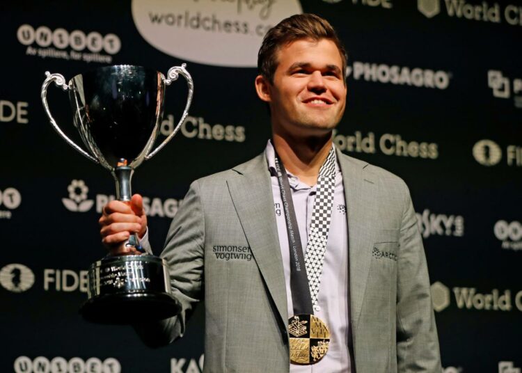 Magnus Carlsen juhli Lontoossa shakin maailmanmestaruutta.