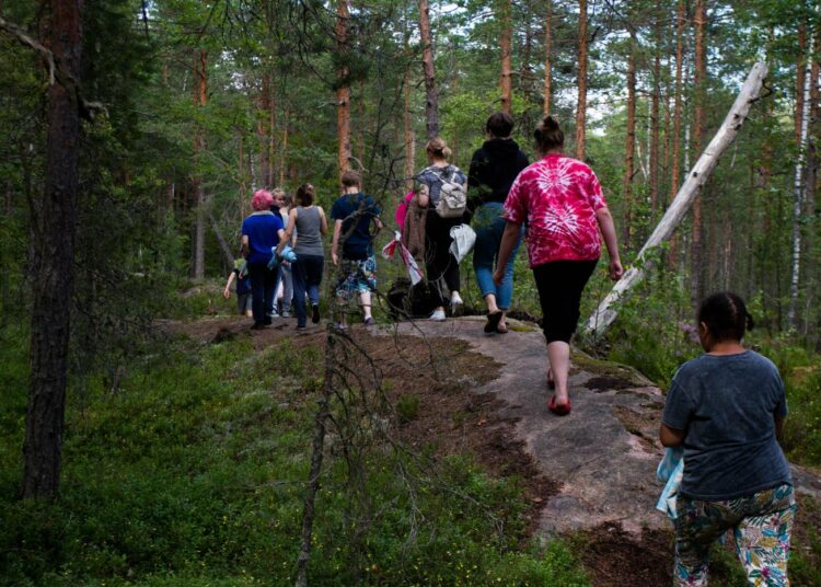 Nuorten Prometheus-aikuistumisleirit nauttivat kaikkien aikojen suosiota. Protuleiri Espoon Nuuksiossa vuonna 2017.