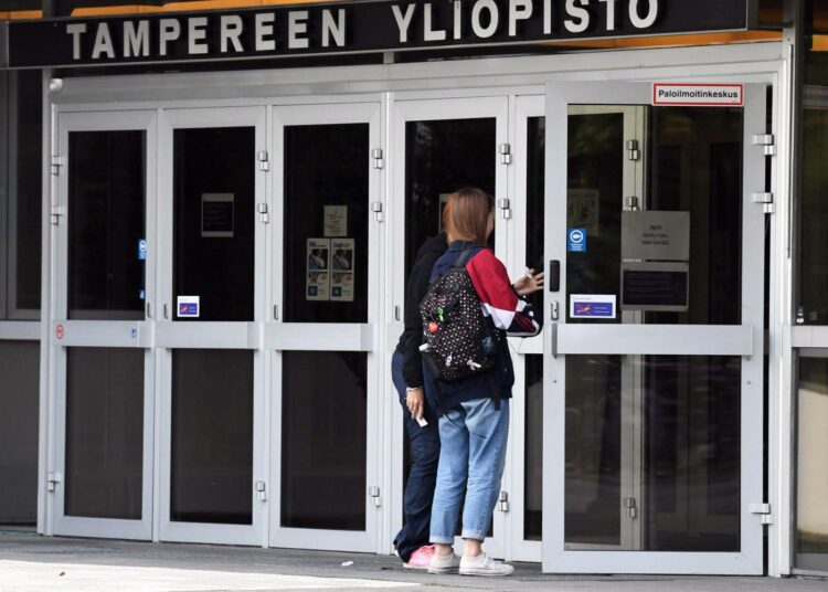 Tampereen yliopisto tavoittelee noin 14 miljoonan euron vuosittaista henkilöstökulujen vähentämistä.