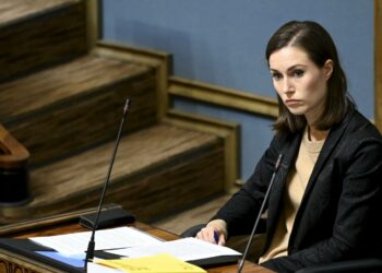 Pääministeri Sanna Marinin mukaan SDP haluaa perua kulttuurileikkaukset. Tiede- ja kulttuuriministeri Antti Kurvisen mukaan vielä viime viikolla näin ei ollut.