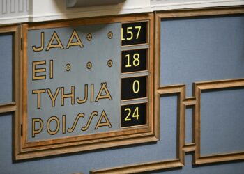 Eduskunta hyväksyi Ottawan sopimuksesta irtautumisen äänin 157-18.