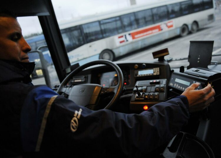 AKT:n julistama kuorma-autoliikenteen, huoltokorjaamojen, terminaalien, linja-autoasemien sekä säiliö- ja öljytuotealan lakko alkaa ensi viikon tiistaina 2.3. kello 18, jos sitä ennen sovintoa ei synny.