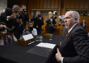 CIA:n pääjohtajaksi ehdolla oleva John Brennan saapumassa senaatin kuulemistilaisuuteen torstaina.