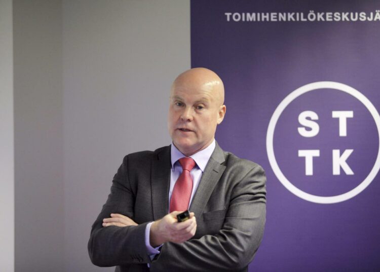 STTK on valmis eläkeiän nostamiseen, puheenjohtaja Antti Palola sanoi torstaina.