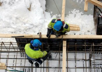 Maahanmuuttajat ovat saaneet töitä matalapalkka-aloilta kuten siivoojina sekä jonkin verran paremmin palkatuissa töissä rakennustyömailla.
