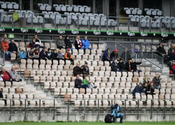 Katsomossa oli väljää Veikkausliigan ottelussa HIFK vs. PS Kemi Helsingissä perjantaina 16. syyskuuta 2016.