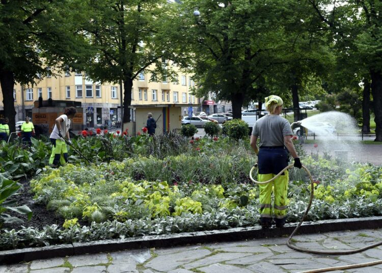 Kesätyötä on nyt poikkeuksellisen vähän tarjolla nuorille.