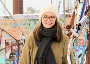 Vasemmisto-opiskelijoiden puheenjohtajan Anna Lemströmin mielestä puuttuminen ilmastokriisiin on ollut liian hidasta.