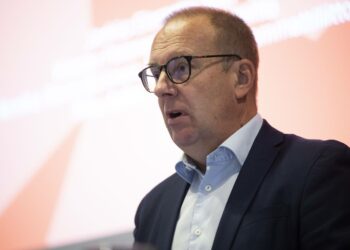 Ay-liike odottaa yhä valtionvarainministeri Riikka Purran kesällä esittämää kutsua keskustelemaan maahanmuutosta ja taloudesta, SAK:n puheenjohtaja Jarkko Eloranta sanoi.