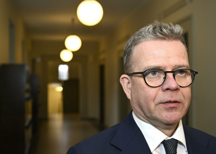 Oppositiopuolueiden mukaan tarkkailuluokalle joutuminen viimeistelee Orpon hallituksen haaksirikon.