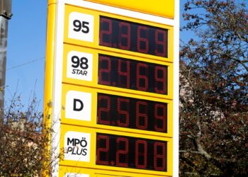 Greenpeacen mukaan fossiilisten polttoaineiden hinnannousu selittää viime aikojen inflaation.