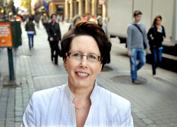 Leila Kostiainen uskoo, että työelämätyöryhmän esityksillä saavutetaan hallituksen tavoite pidentää työuria kolmella vuodella.