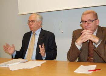 Metso Oyj:n toimitusjohtaja Jorma Eloranta ja Metalliliiton puheenjohtaja Riku Aalto olivat mukana pohtimassa keinoja teollisuuden työpaikkojen pitämiseksi Suomessa.