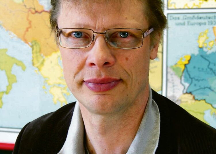 Sakari Suutarisen mielestä työnantajapiirien säätiön laatimat mustat listat on syytä saada esiin.