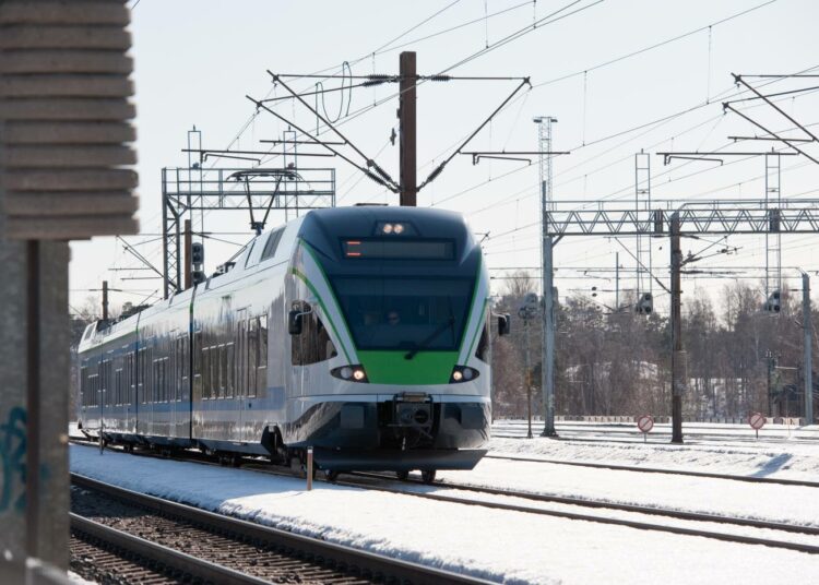 Helsingin asetinlaitteen ongelmista on kärsinyt koko maan junaliikenne.